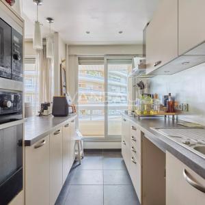 Paris XVe - Cambronne - Appartement trois pièces avec balcon