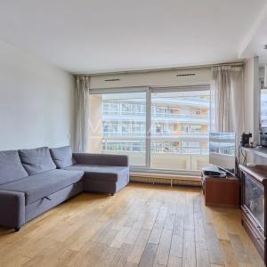 Paris XVe - Cambronne - Appartement trois pièces avec balcon