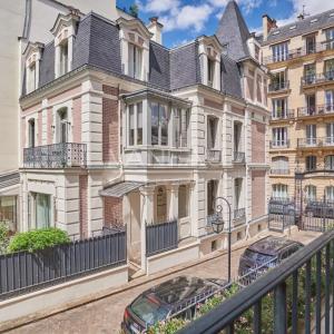 Paris XVIe- Villa Scheffer - Studio avec balcon