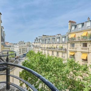 Paris 16ème Chardon Lagache 4 pièces de réception avec extérieur