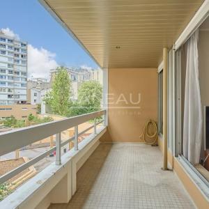 Paris XVe - Cambronne - Appartement trois pièces avec balcon