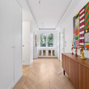Paris XVIe - Village d'Auteuil - Bel appartement rénové avec grand balcon. Sectorisation JB Say.
