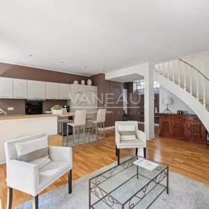 Paris XVIe - Flandrin - Henri Martin - Duplex "comme une maison" - Balcon large et vue verdoyante.