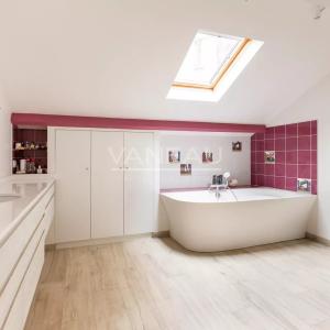 Paris XVe - DEMEURE FAMILIALE (291²m² Carrez - 370 m² au sol) et son jardin (95m²)