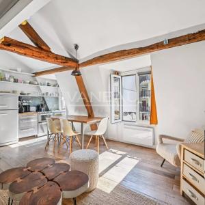 Exclusivité - Paris 14 - Montparnasse/Notre Dame des Champs -Trois pièces au dernier étage avec ascenseur