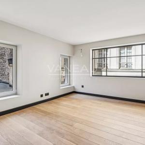 Paris IXe - Saint Georges / Rue des Martyrs - Maison de ville rénovée avec rooftop 42 m2 DPE C