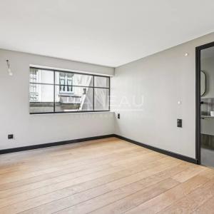 Paris IXe - Saint Georges / Rue des Martyrs - Maison de ville rénovée avec rooftop 42 m2 DPE C