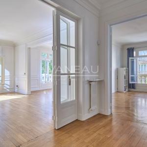 Paris VIIe - Appartement familial au pied du Champ-De-Mars