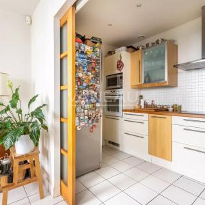 Paris XVIIIe - Maison de ville familiale avec cour arborée à l'avant plein sud -