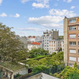 Paris XVe - Volontaires-Blomet - Appartement trois pièces avec balcon au calme