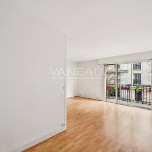 Paris XIIe - Picpus : Appartement une pièce transformable en deux pièces, balcon au calme