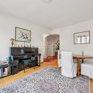 Paris XVe - Appartement trois pièces avec balcon