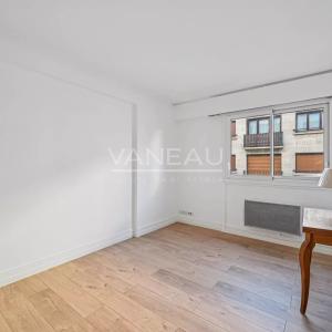 Paris XVe - Georges Brassens : Appartement trois pièces en très bon état