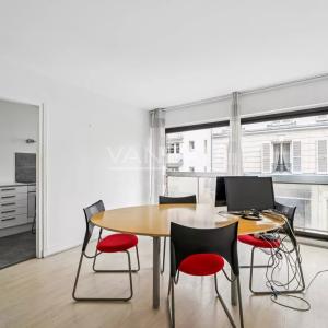 Paris XVe - Volontaires / Vaugirard : Studio lumineux avec balcon