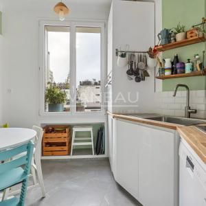 Paris XVIe - Auteuil Sud - Appartement familial quatre chambres en étage élevé. Vue Dégagée.