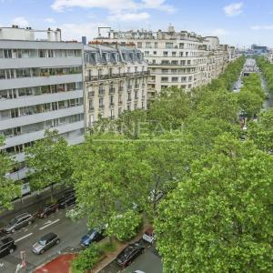 PARIS XVI - Auteuil Sud - Appartement familial avec balcon large et vue dégagée.