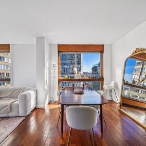 Paris XV - Quai de Grenelle–  Appartement Familial avec vue Tour Eiffel