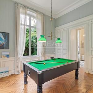 Évreux (27) - Magnifique propriété. Domaine sur parc arboré de 2200 m² -