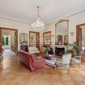 Évreux (27) - Magnifique propriété. Domaine sur parc arboré de 2200 m² -