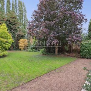 Évreux (27) - Magnifique propriété. Domaine sur parc arboré de 2200 m² -