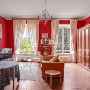 Évreux (27) - Magnifique propriété. Domaine sur parc arboré de 2200 m² -