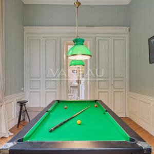 Évreux (27) - Magnifique propriété. Domaine sur parc arboré de 2200 m² -
