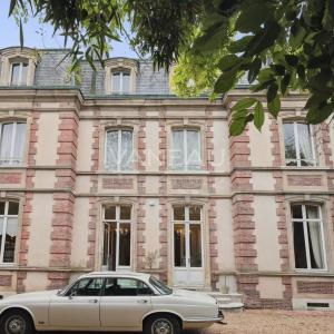 Évreux (27) - Magnifique propriété. Domaine sur parc arboré de 2200 m² -