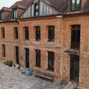 Ancien Relais de Poste 18ème de 700 m² (habitation et événementiel) - A proximité de Rouen -