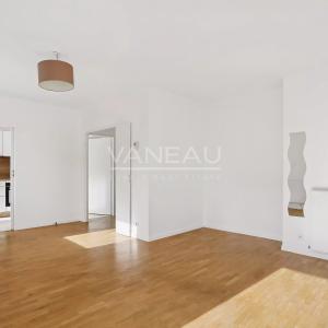 Exclusivité : Trois pièces avec balcon en étage