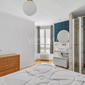 Paris VIe - Proche Luxembourg - Appartement refait de deux chambres au 3eme étage