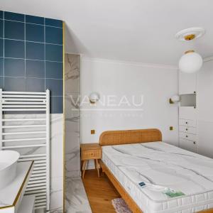 Paris VIe - Proche Luxembourg - Appartement refait de deux chambres au 3eme étage