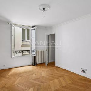 Paris VIe - Proche Luxembourg - Appartement refait de deux chambres au 3eme étage