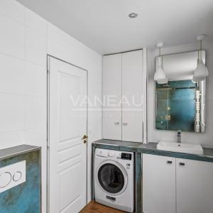 Paris VIe - Proche Luxembourg - Appartement refait de deux chambres au 3eme étage