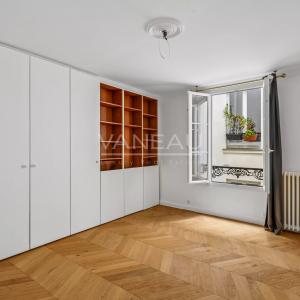 Paris VIe - Proche Luxembourg - Appartement refait de deux chambres au 3eme étage