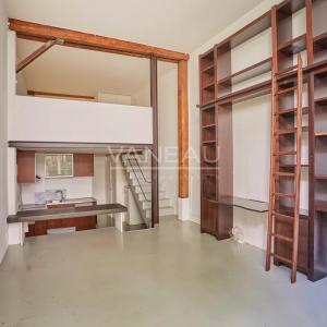 Paris Xe - Albert Thomas / Lancry - Charmant loft sur une cour arborée avec espace extérieur.