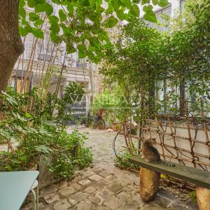 Paris Xe - Albert Thomas / Lancry - Charmant loft sur une cour arborée avec espace extérieur.