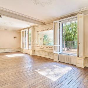 Paris XIVE - En face du Parc Montsouris, maison emblématique de 174 m² de 3 à 5 chambres et 60m² d'extérieur