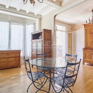 PARIS XVè  Ernest Renan : 2 pièces de charme à rénover