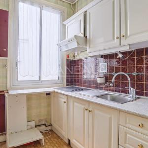PARIS XVè  Ernest Renan : 2 pièces de charme à rénover