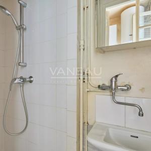 PARIS XV - Convention : Appartement au calme à rénover