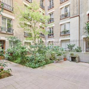 PARIS XV - Convention : Appartement au calme à rénover