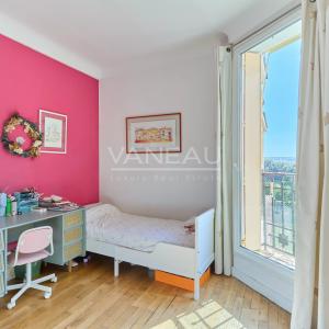 Neuilly - Saint-James - Appartement familial - Dernier étage noble