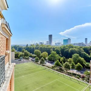 Neuilly - Saint-James - Appartement familial - Dernier étage noble