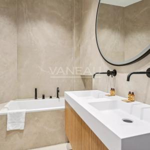 Paris XVIe-Trocadéro-Superbe appartement de 7 pièces prêt à vivre.
