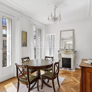 Paris VI - Saint-Sulpice / Saint Germain-des-Prés - Appartement deux pièces - Balcon - Cave