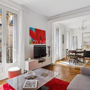 Paris VI - Saint-Sulpice / Saint Germain-des-Prés - Appartement deux pièces - Balcon - Cave