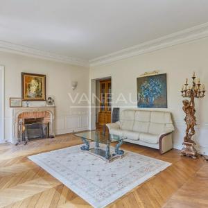 Paris IVᵉ - Appartement 4 pièces avec vue sur la Seine