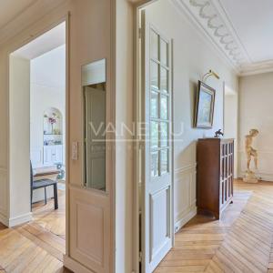 Paris IVe - Ile de la Cité -  Appartement 4 pièces avec vue sur la Seine