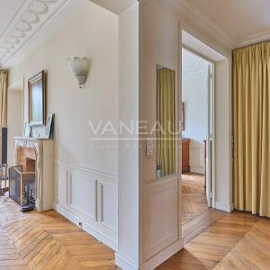 Paris IVe - Ile de la Cité -  Appartement 4 pièces avec vue sur la Seine