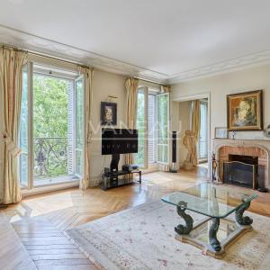 Paris IVᵉ - Appartement 4 pièces avec vue sur la Seine